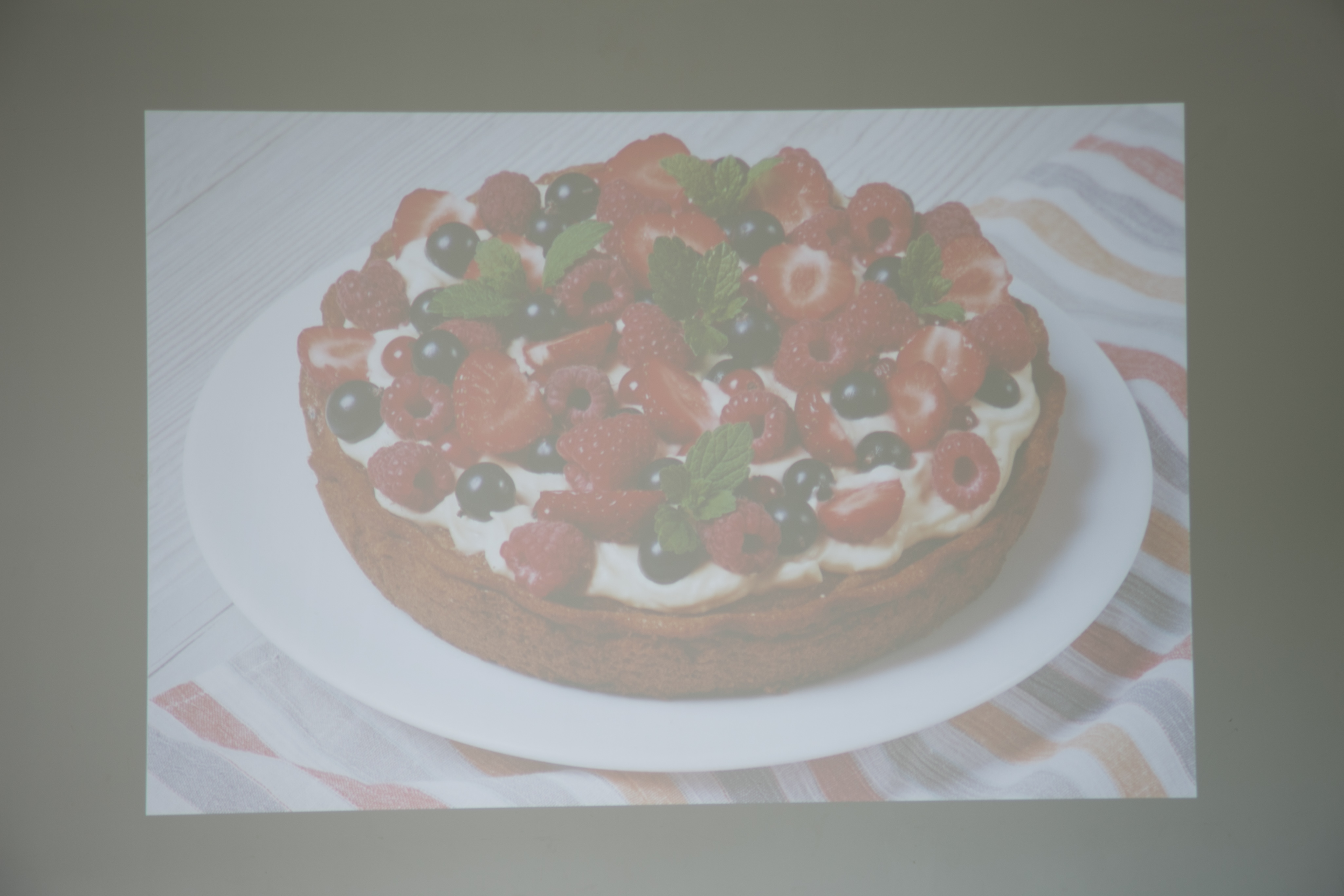 4k投影看1080p效果,全面屏对比