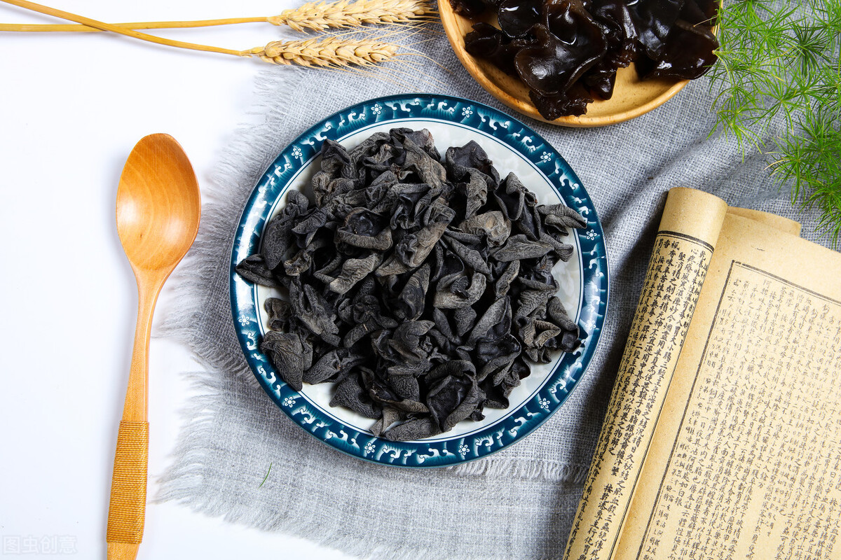 黑木耳炖肉的营养,黑木耳炒鸡蛋营养吗