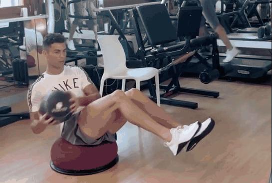 c罗飞球有多高,c罗飞起来