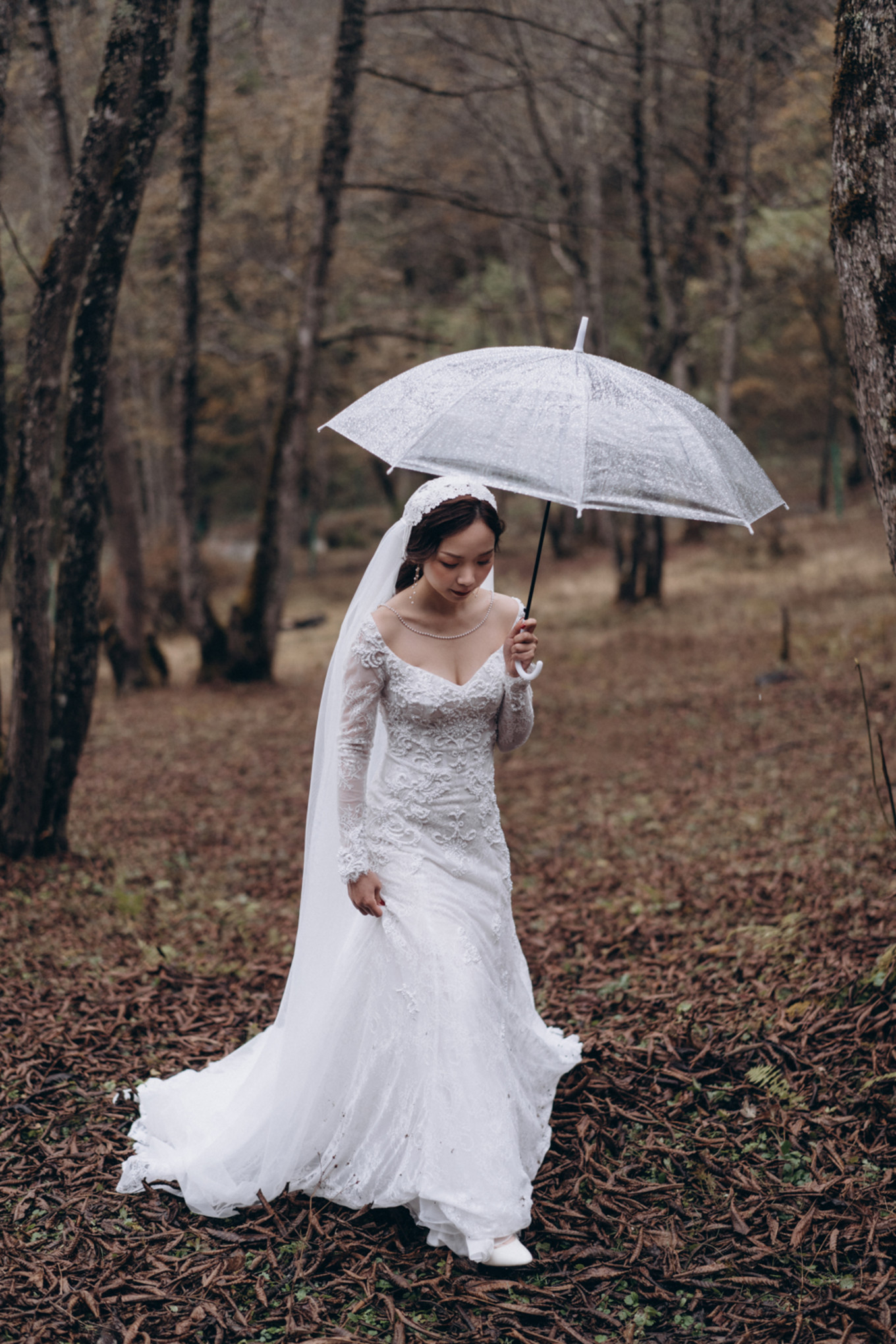 我们带上婚纱，去与世隔绝的山中办了一场绝世婚礼