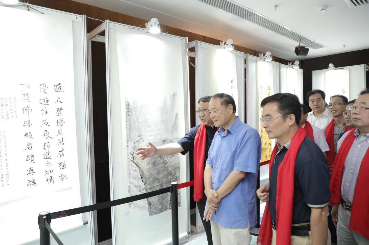 挥墨染桃源，丹青润风骨