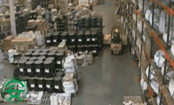 叉车操作事故……这不是意外，而是“自杀”