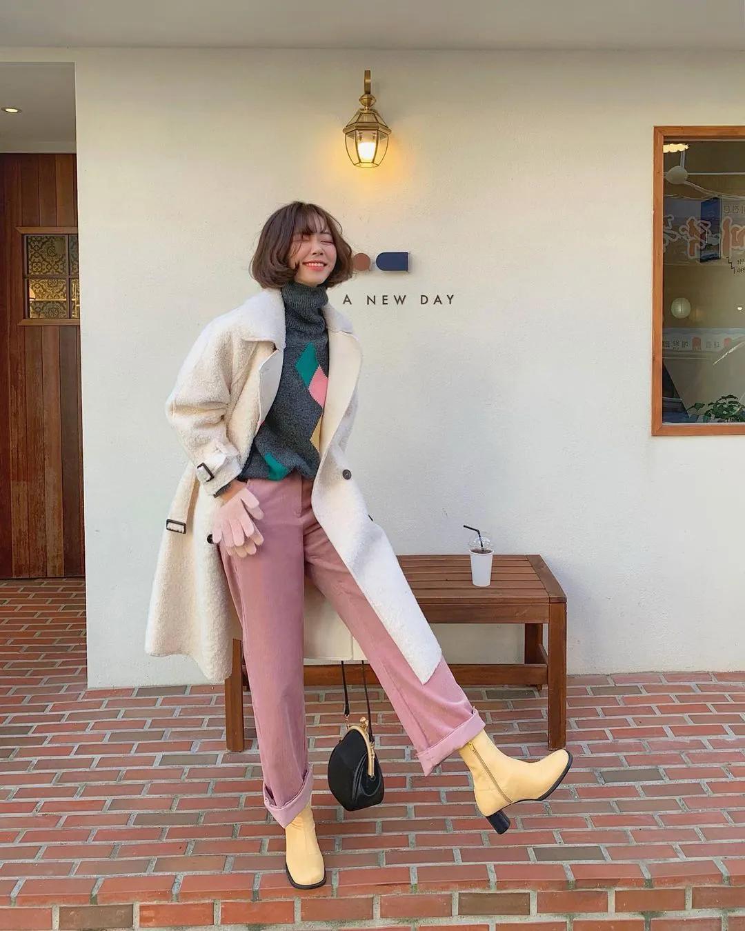 大冬天别露脚踝今年流行怎么穿,秋冬不要再露脚踝了