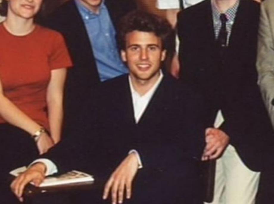 马克龙多少岁与布丽吉特结婚,马克龙年轻时照