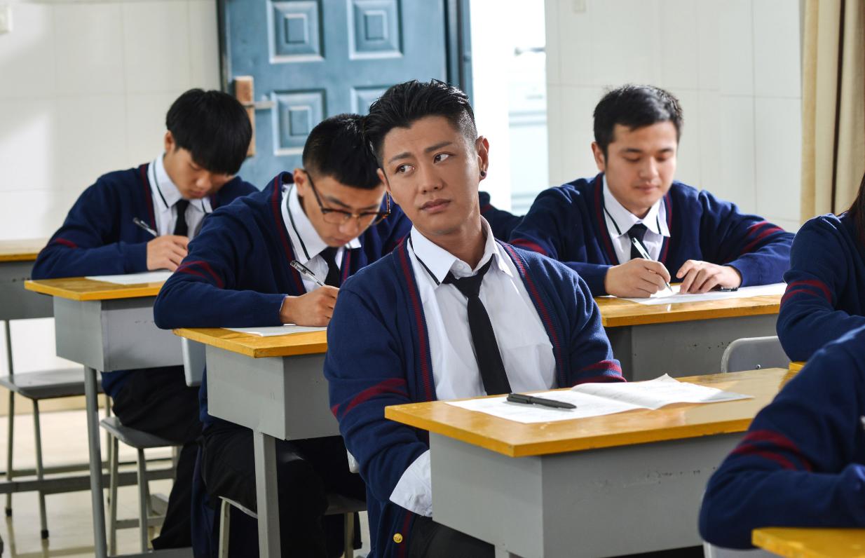 “李二牛”赵荀：拍电影时不慎坠楼，抢救3天3夜，如今怎样了？