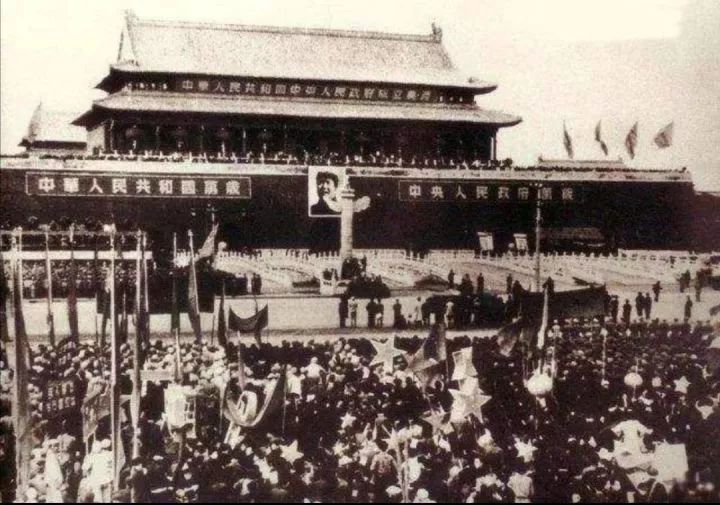 中国的五星红旗到底有多么强大,来感受一下五星红旗有多震撼人心