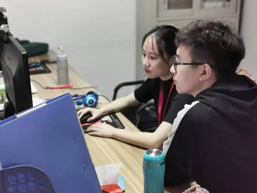 弘成学苑数字化学习中心,弘成教育贵阳学习中心