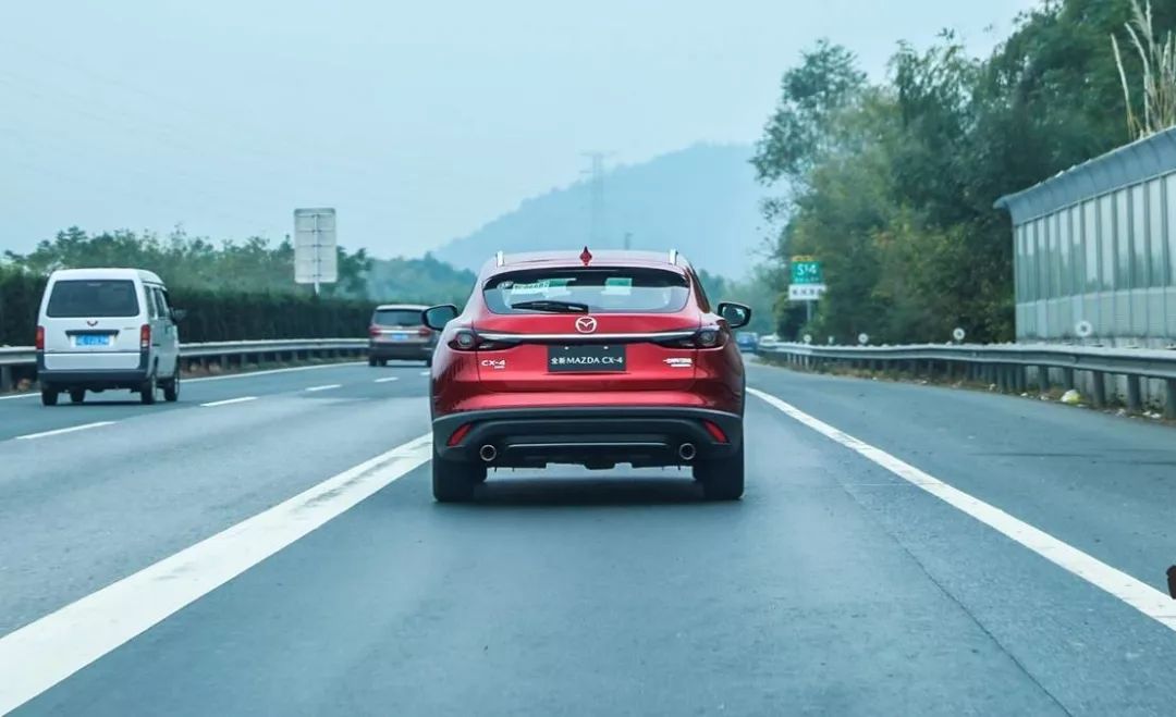 马自达试驾视频2020cx-4,马自达cx-4新款优点与缺点
