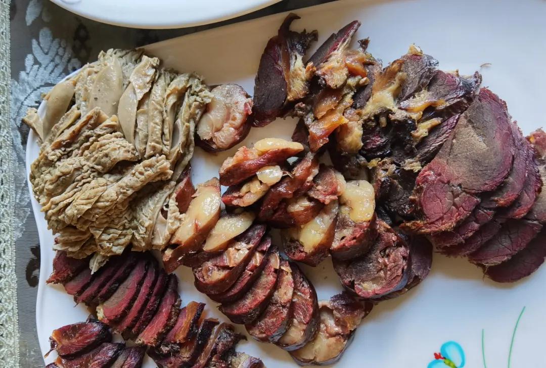 美丽伊犁简介,美丽新疆伊犁