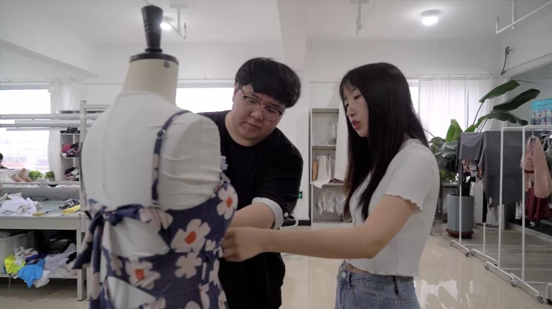 东北小城借泳装产业乘风踏浪,东北泳装工厂