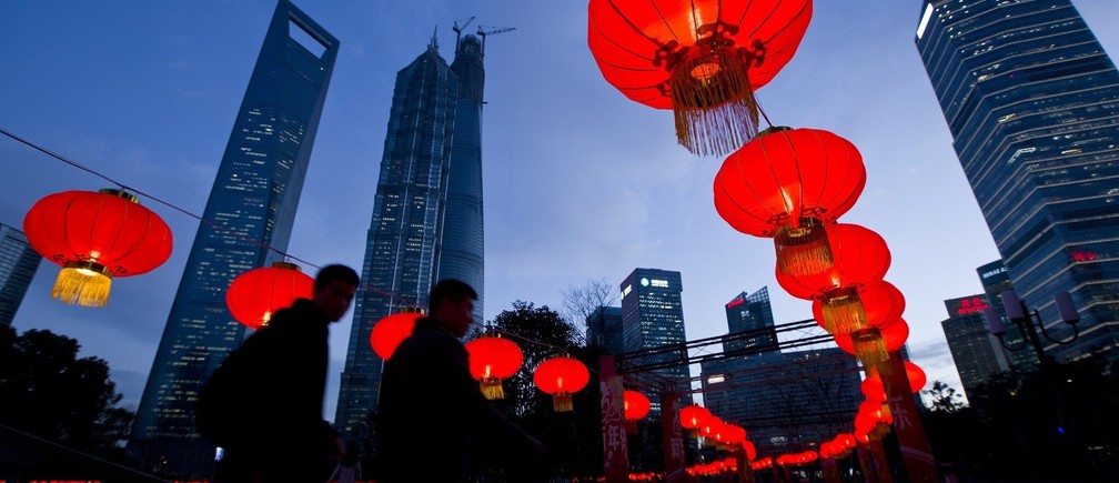 抛售美债7000亿是真的吗,7000亿美债还了没有