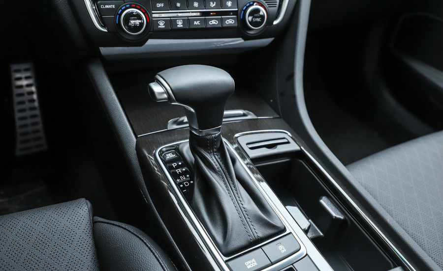 最厚道的合资b级车如今狂跌4万5,销量不温不火降价到12万多b级车