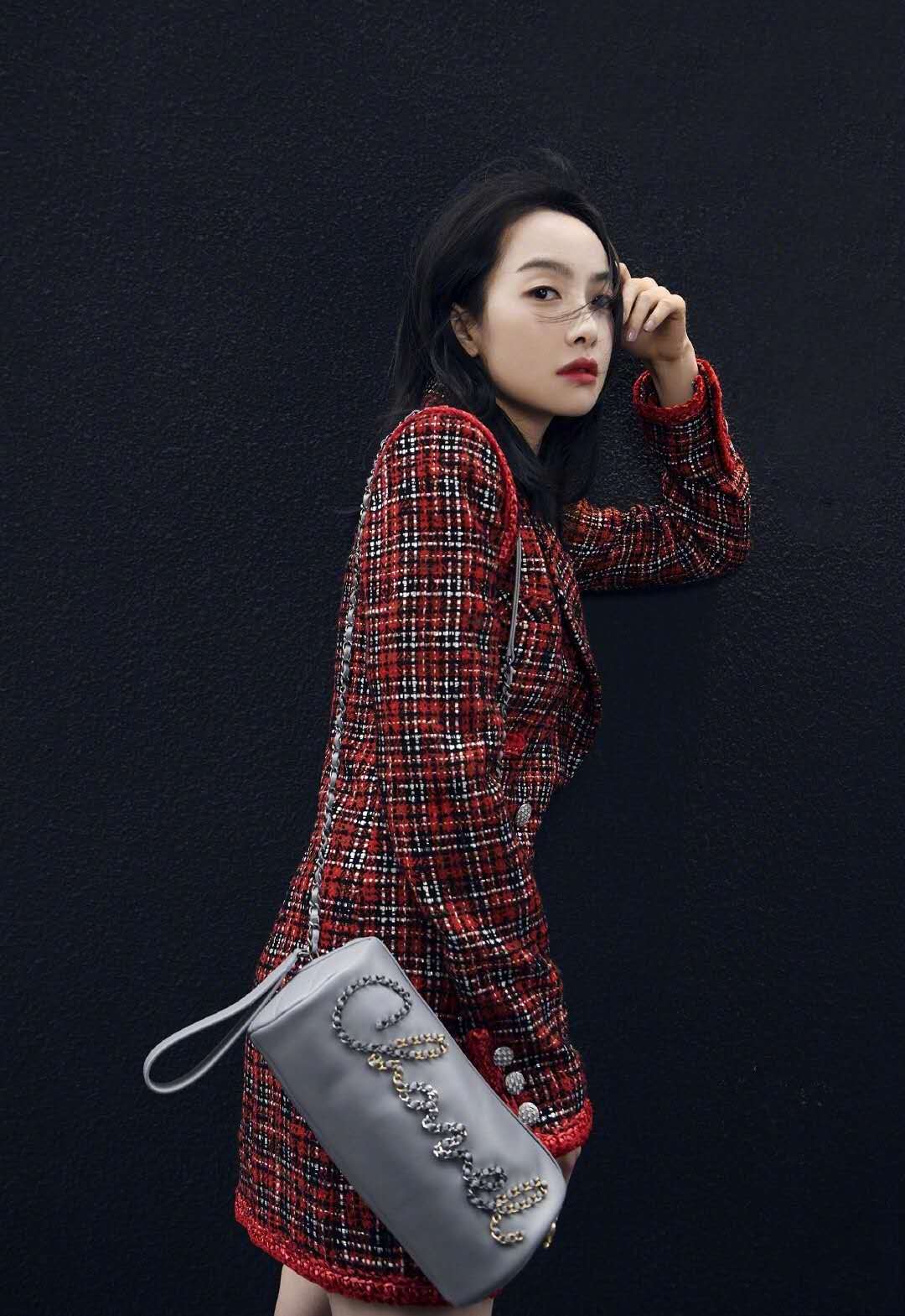 宋茜真会穿亮片裤穿出高级感,宋茜红色上衣似宫廷装