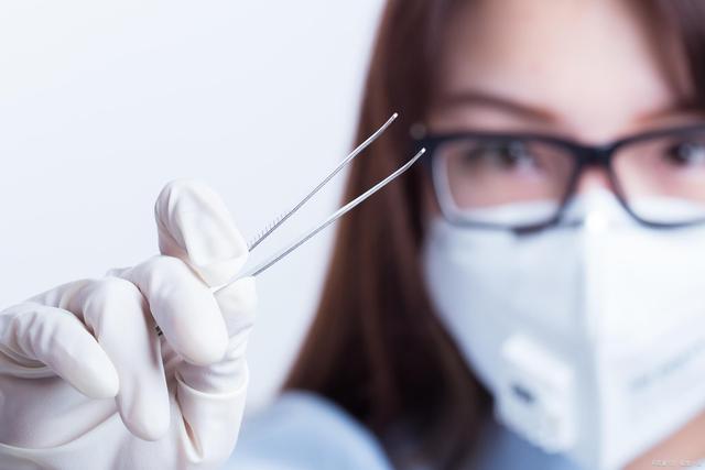 为什么许多女生小便后要用纸巾擦?这样做对吗?不妨了解下