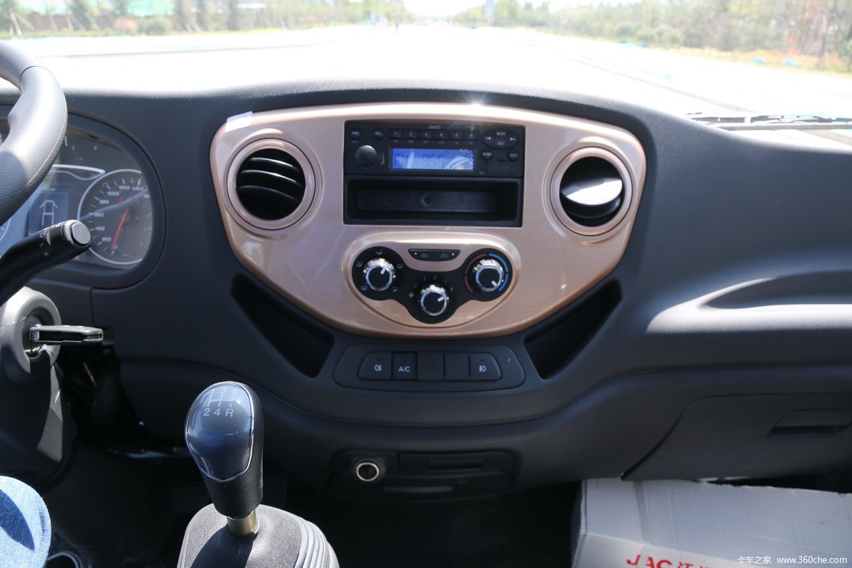 江淮新康铃j6价格是多少国5,江淮骏铃好还是康铃j6好