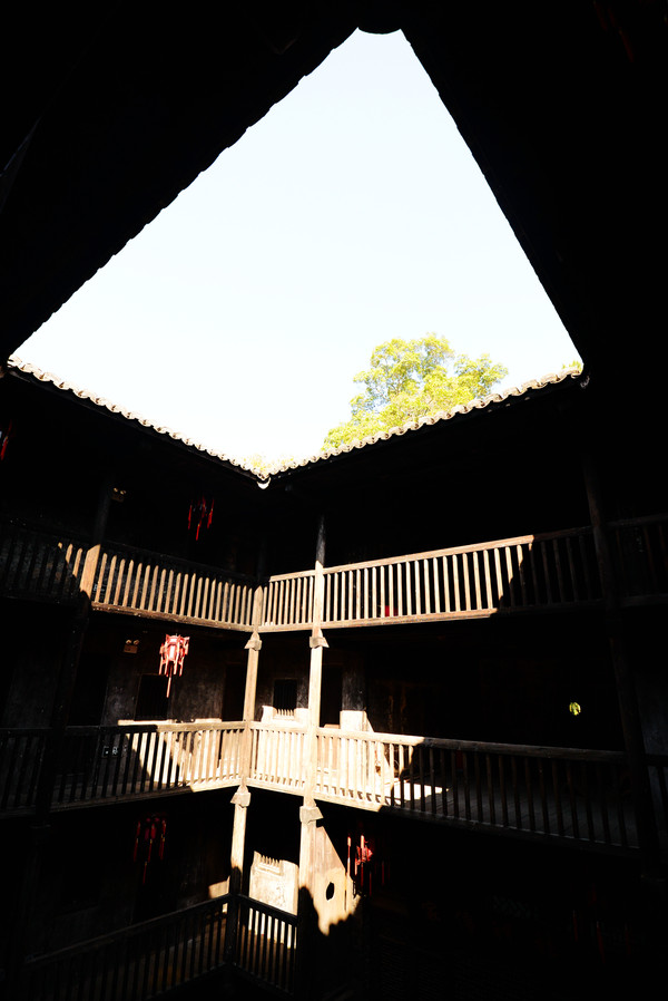 全南石为土围屋介绍,客家土围楼图片