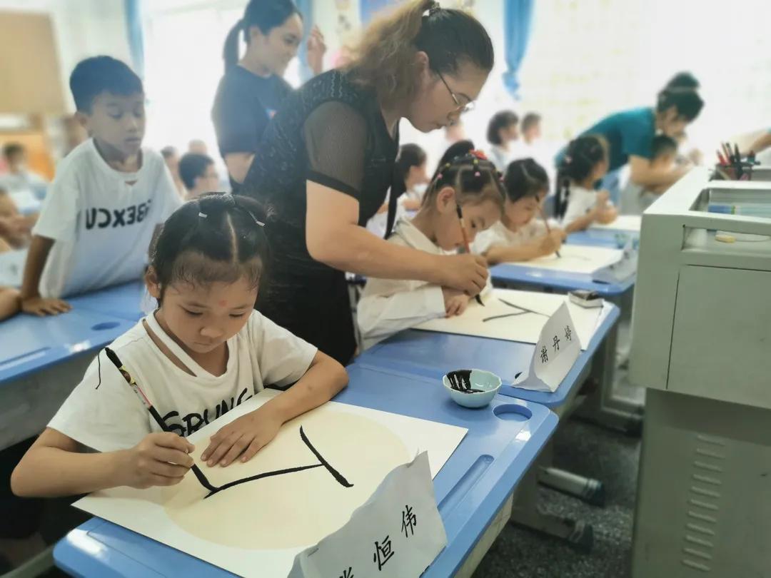 武隆区第二实验小学开学典礼,武隆第二实验小学2016级