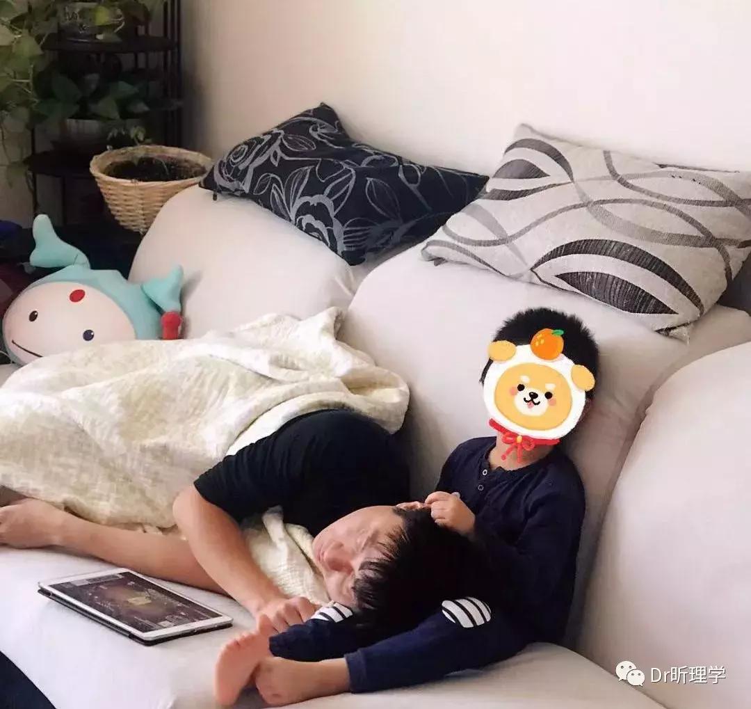 孩子沉迷ipad的短片,孩子沉迷ipad