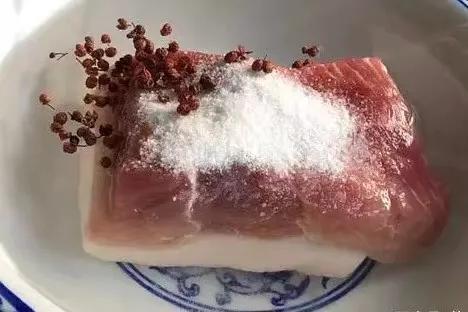 吃不完的猪肉煮熟保存,吃不完的猪肉可以用盐水泡吗