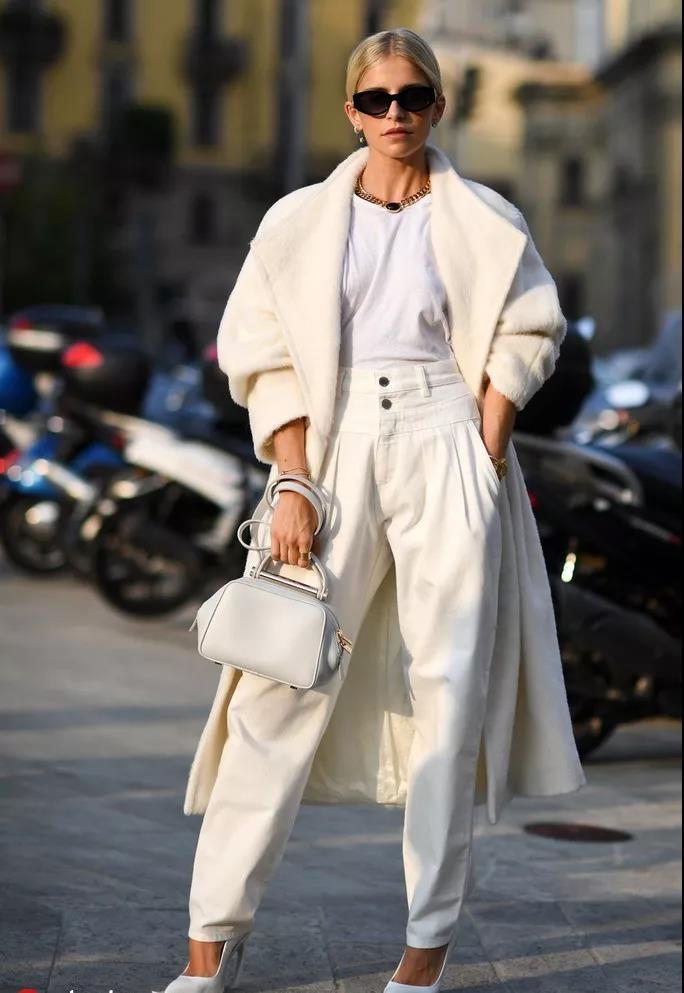 白色秋冬高级感穿搭,高级感白色秋冬穿搭