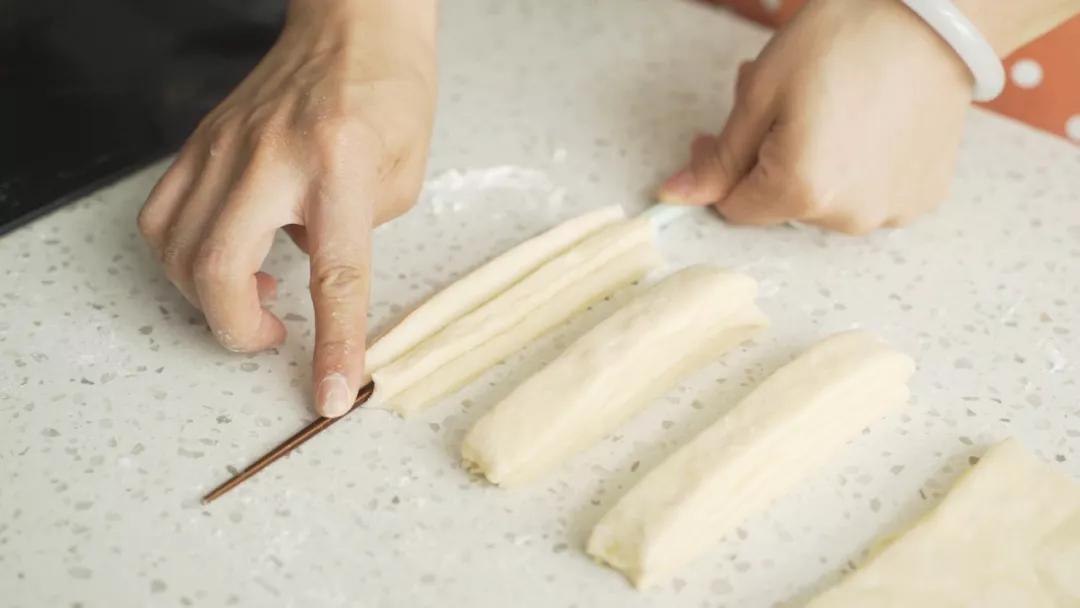 香酥油条的配方和做法过程,第四代香酥大油条配方