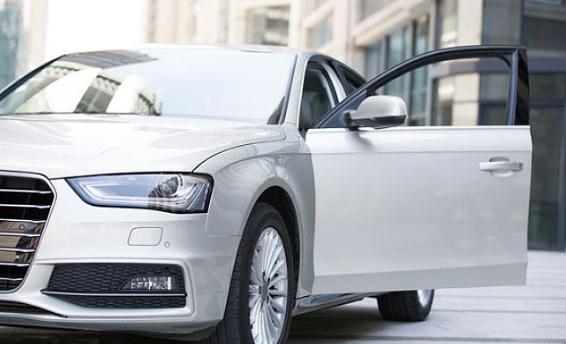 车门有一扇门遥控锁不上什么原因,如果发现车门锁了怎么办