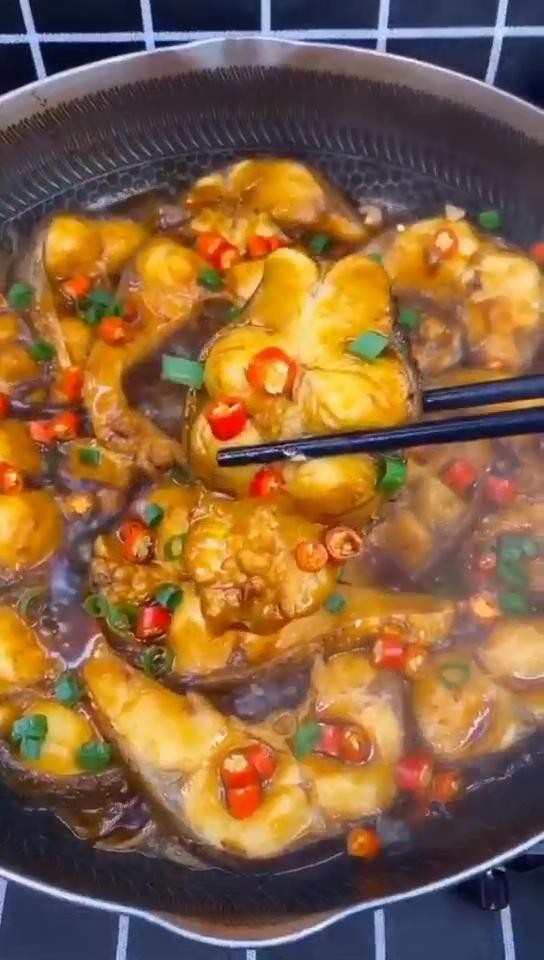 做个美味的红烧鱼,鱼肉最好吃的做法红烧鱼