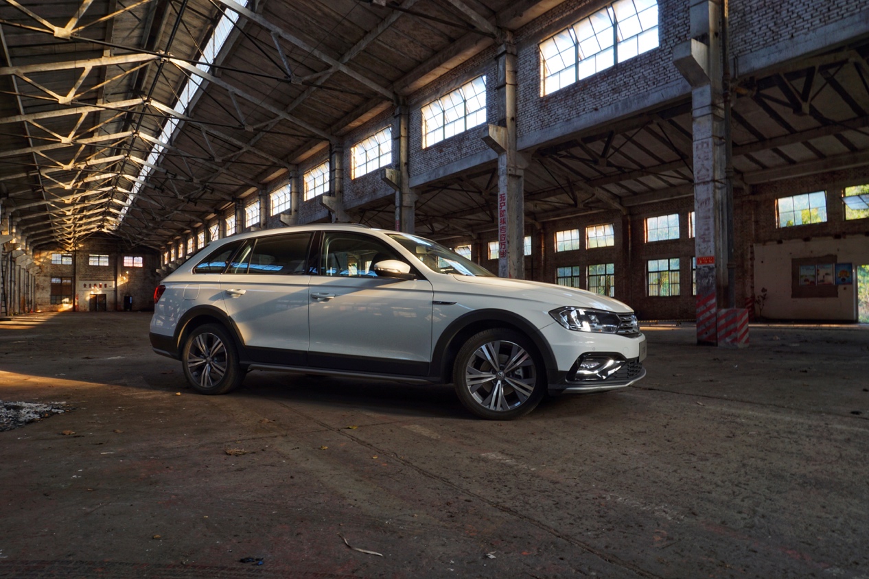 比suv大气的车,比suv高的轿车