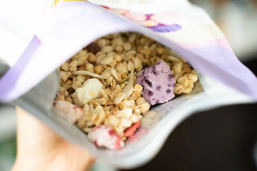 被薇娅直播间榨干零食预算后，写出了这篇测评报告（上）