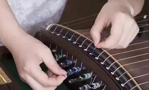 换古筝琴弦的正确方法,古筝多久调一次音