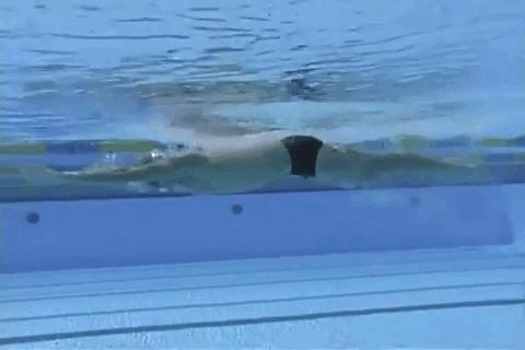 蛙泳怎么游得快还省力不下沉,蛙泳怎样才游得快又标准又轻松