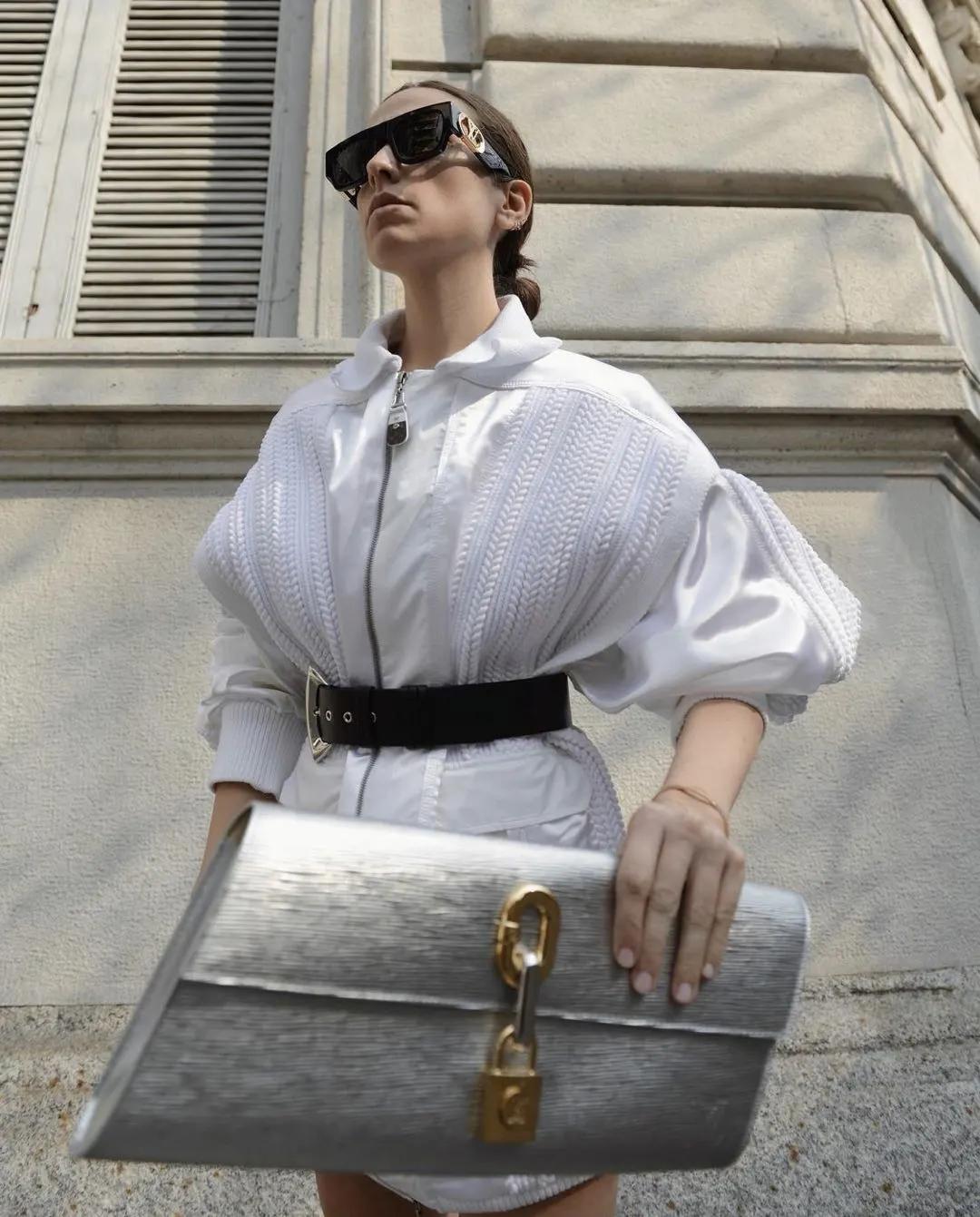 圆脸女生怎么选墨镜,圆脸女生如何选择大牌眼镜