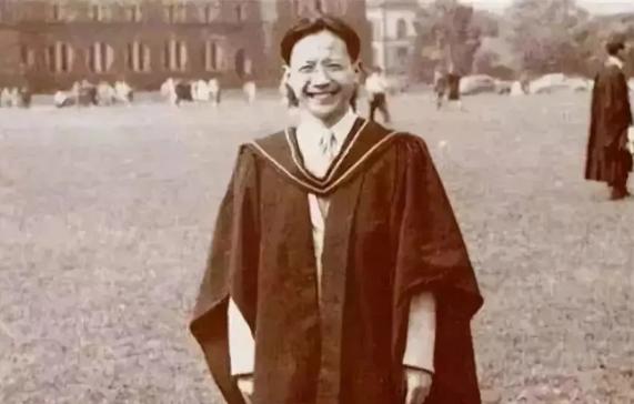 中国*产党共**创办的第一所高等学府，以城市名字命名，孙中山、毛*东泽**直接关怀！