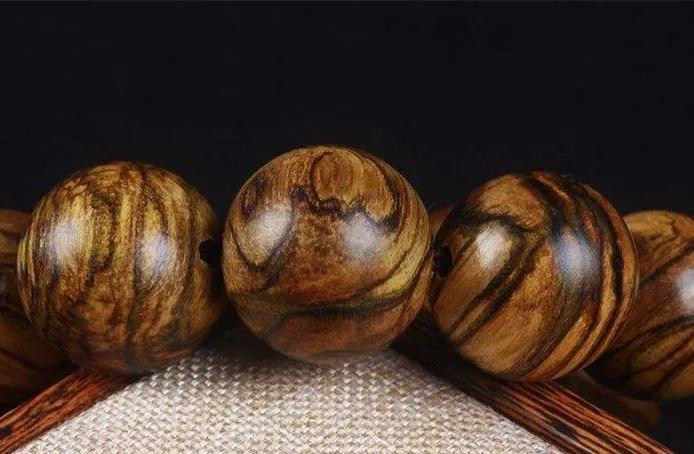 海南虎皮沉香的香味简介,虎皮沉香普通沉香区别