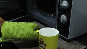 哪些东西放到微波炉里会有危险,这几样东西千万别放进冰箱