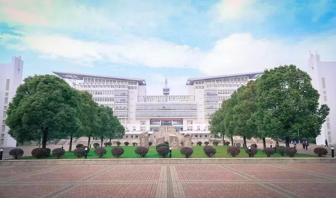 南师大马拉松开幕式,最美南师