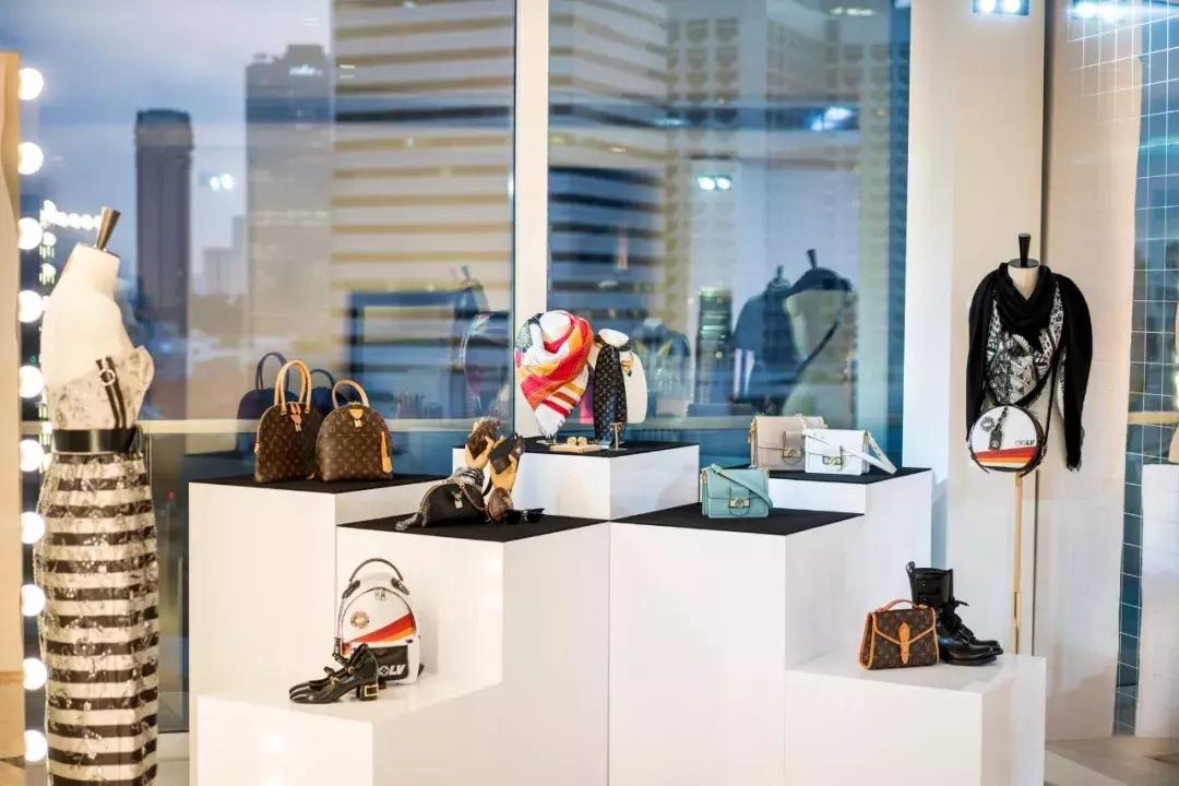 lv出了什么新款吗,lv蝙蝠侠衣服