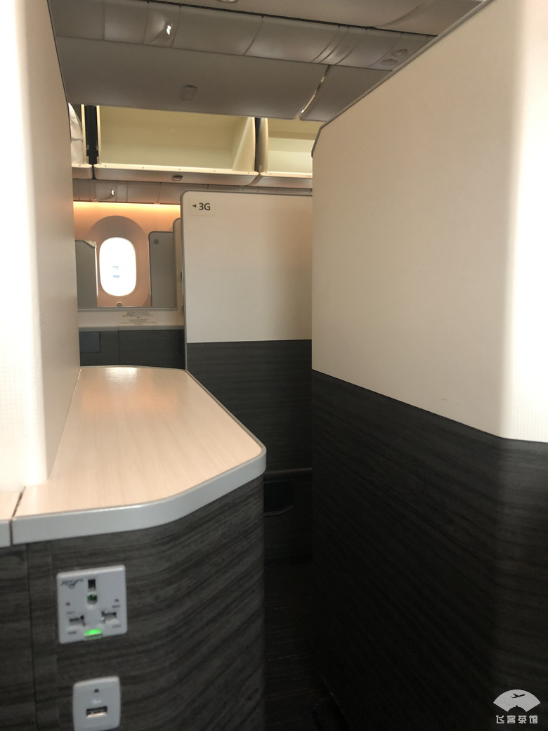 日本航空超级经济舱和经济舱 (日本五星航空公务舱)