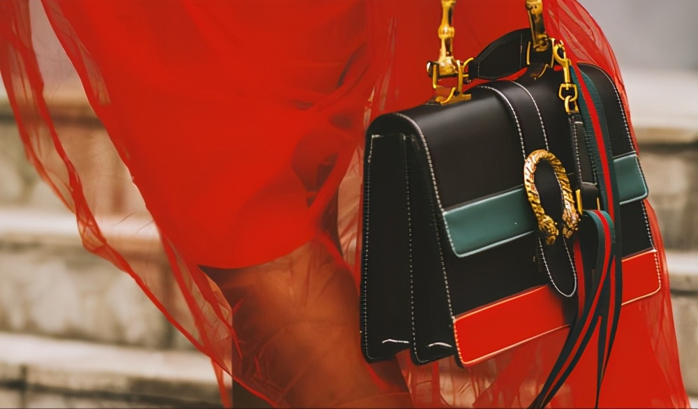 唯品会再爆售假,市值蒸发83亿,100%正品是幌子?