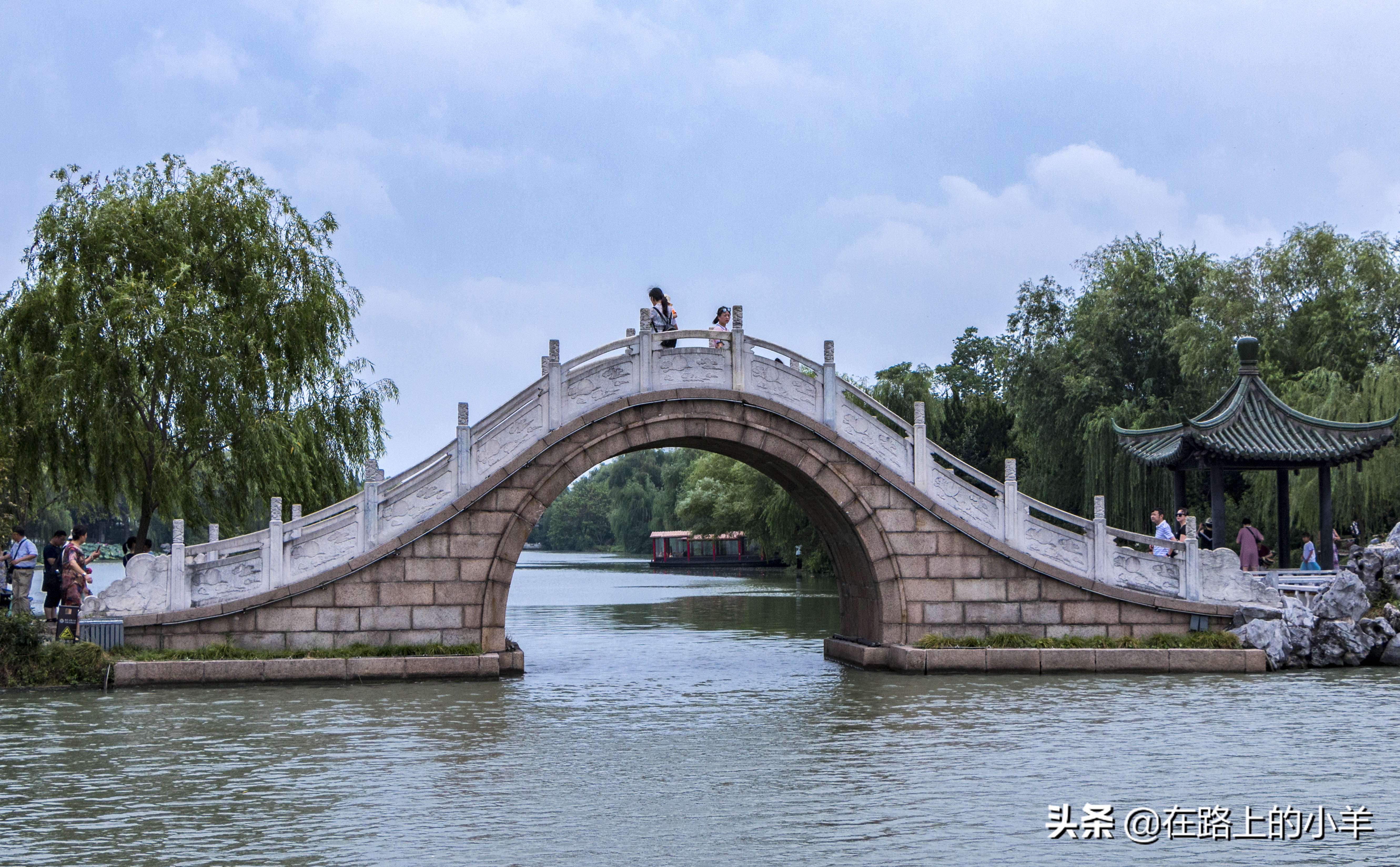 一字之差的两个西湖，浙江不收门票江苏却收100元，如今差距很大