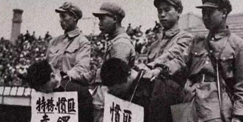 1948年毛主席遭精准轰炸，九死一生，一封电报让内鬼浮出水面