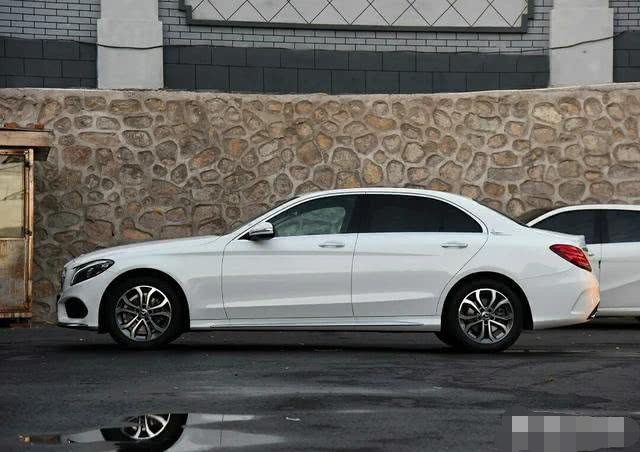 奔驰glb多少钱能落地,2018奔驰cla180落地多少钱