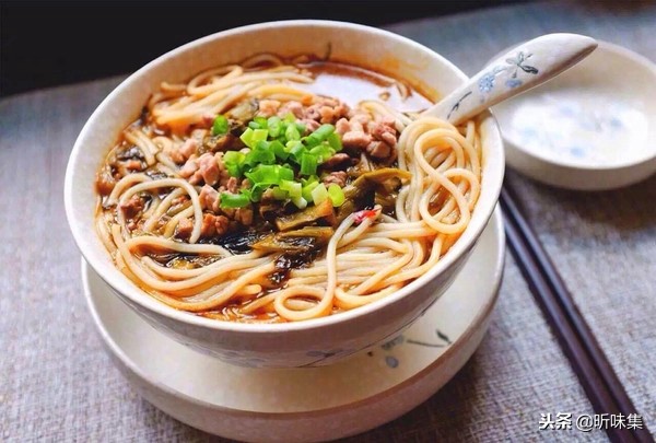 几种家常热汤米线的做法，喜欢米线的朋友不要错过哦！