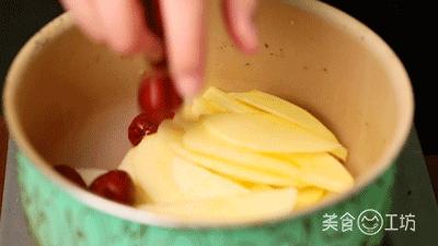 苹果山楂炖肉,孩子消食苹果山楂煮水