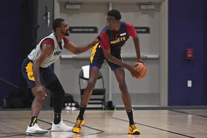 2米13的小前锋,2米18小前锋