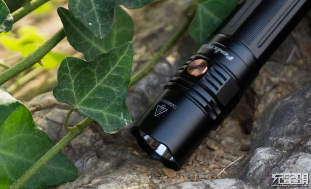 fenix菲尼克斯pd36r强光手电测评,fenixpd36rv2.0战术手电筒
