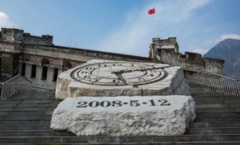 汶川地震时,那位救了丈夫、却丢了双腿的李应霞,如今怎么样了?