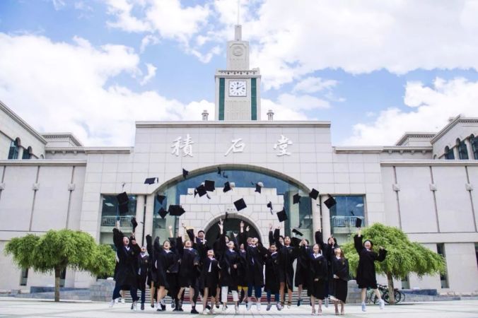 如此校长，爱上了