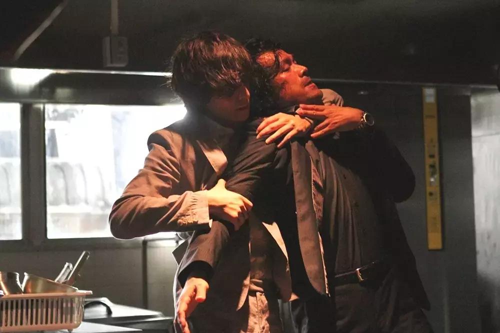 结局赤裸裸的讽刺,这部日本片,值得5星推荐一下