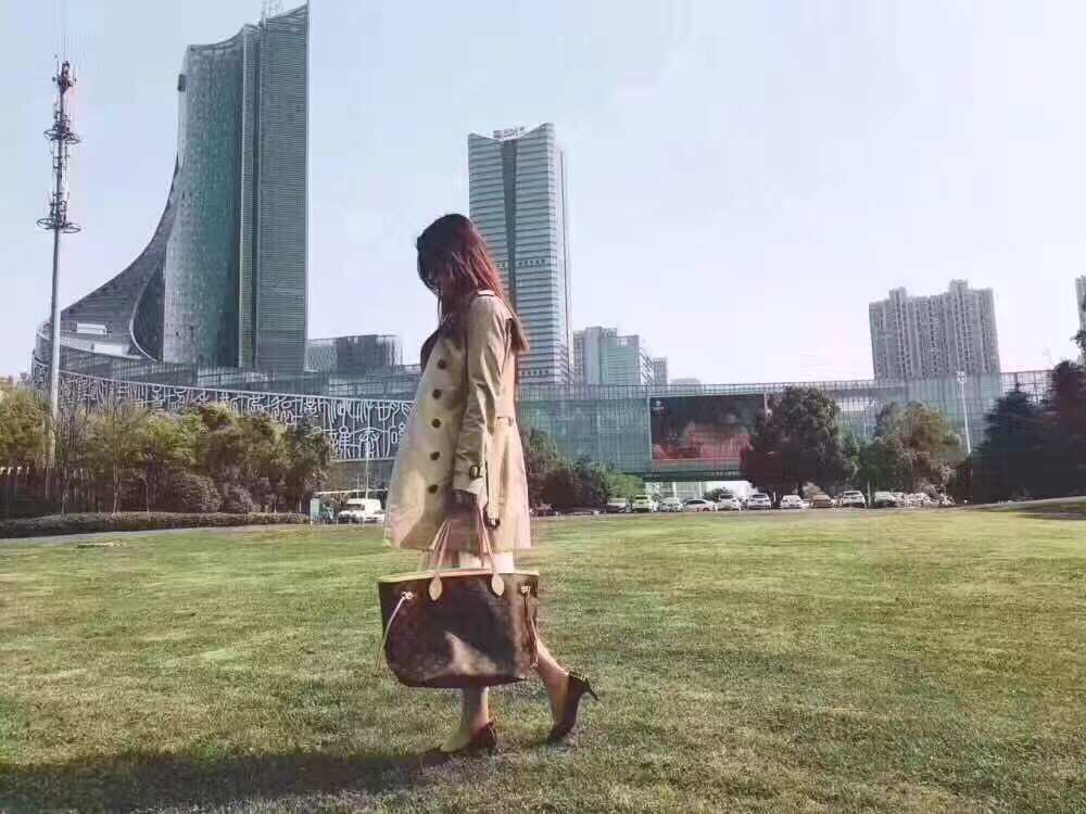 lv购物袋新款真假鉴定图解,代购买到假lv怎么办